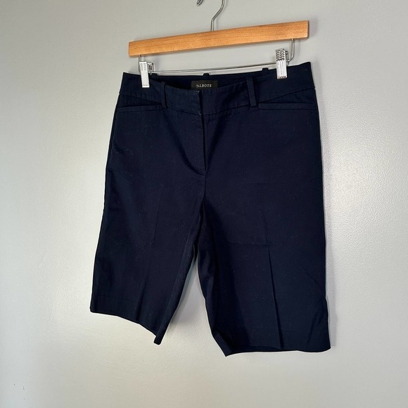 TALBOTS Bermuda Shorts Size 4 - Picture 2 of 6